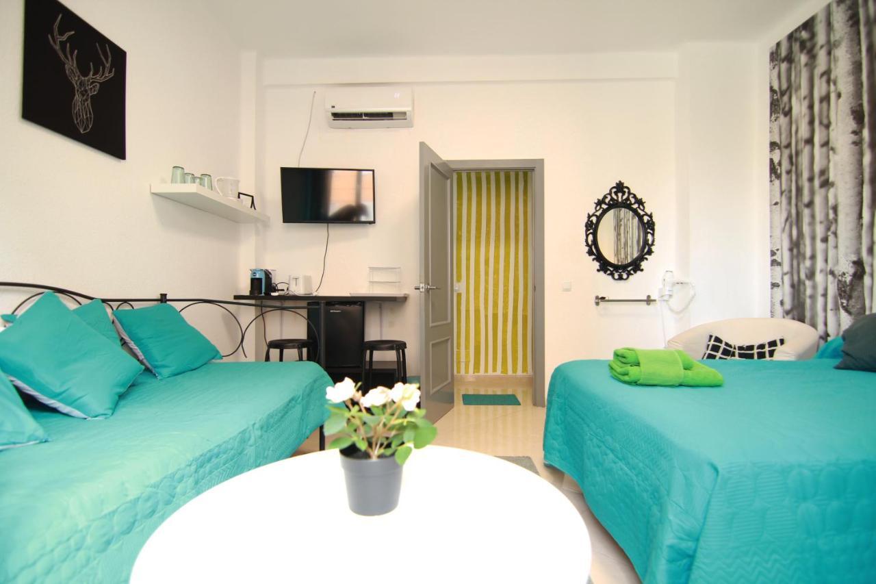 Arriola Rooms Malaga Exterior photo